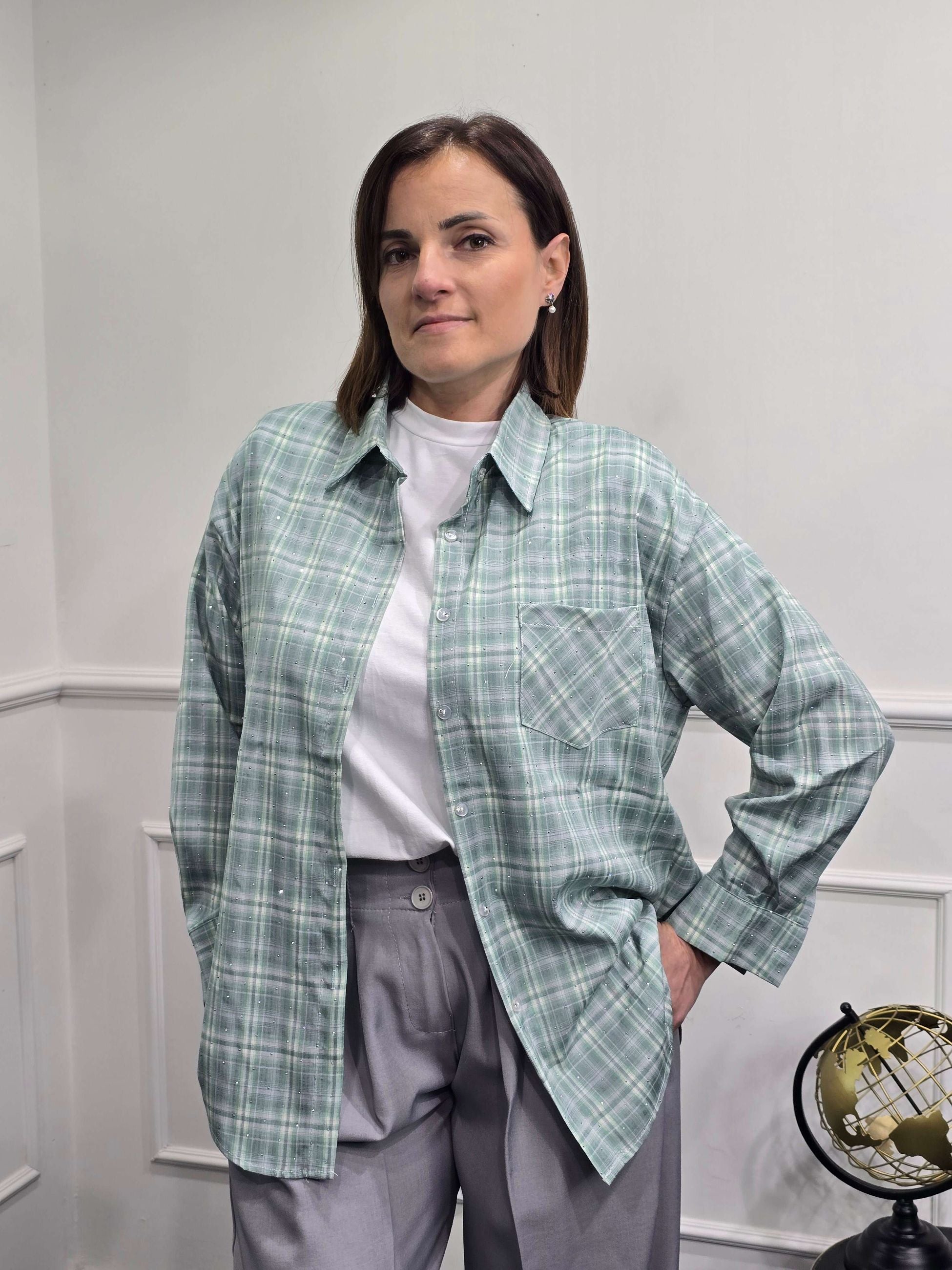 babao Giacca da donna in denim con perle, giacca da camicia in jeans con orlo grezzo sfilacciato babao Giacca da donna in denim con perle, giacca da camicia in jeans con orlo grezzo sfilacciato