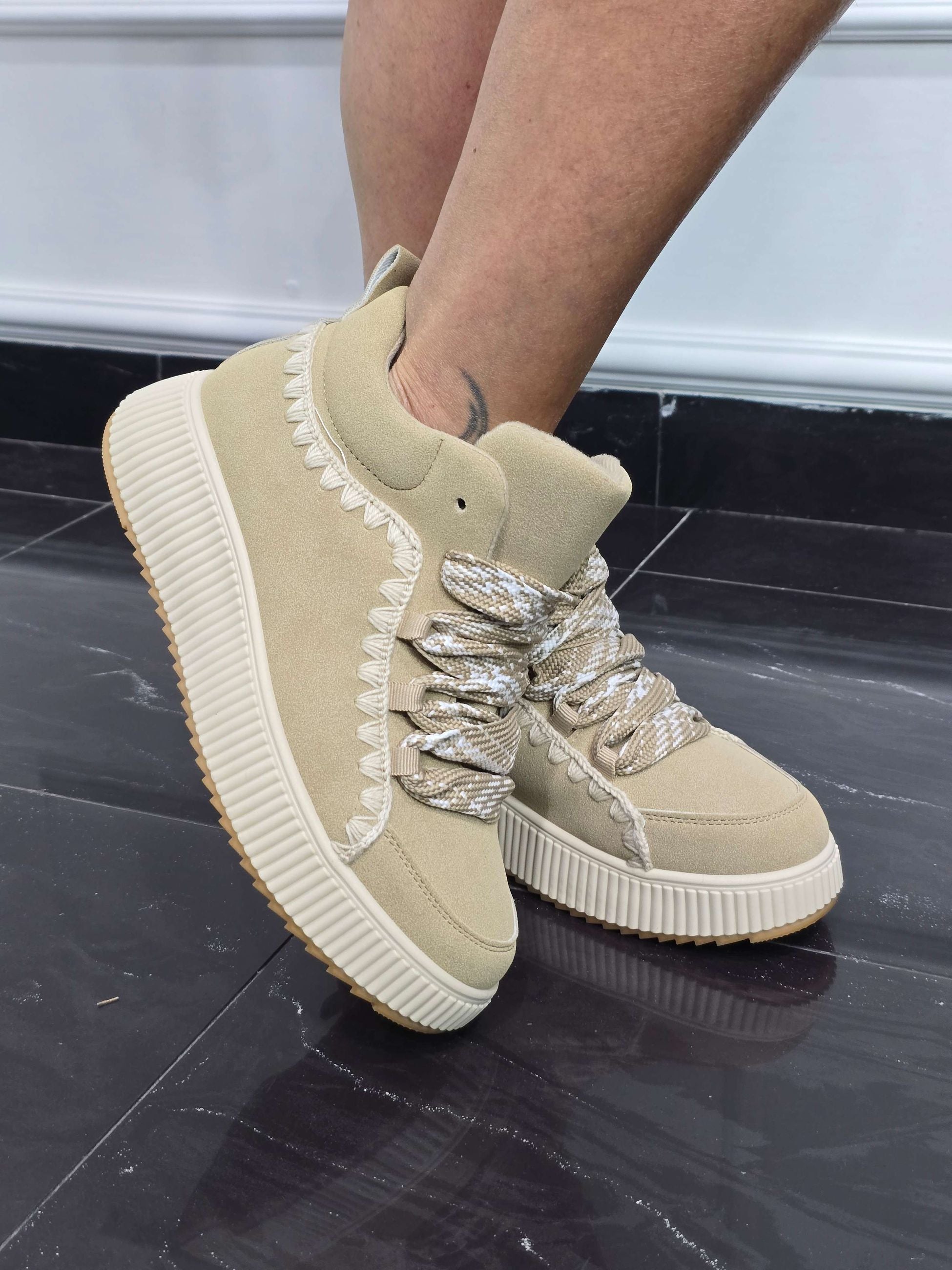 Sneakers London YD9524-01